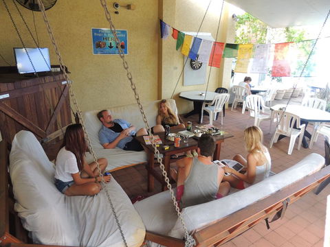 Reef Lodge Backpackers - Accommodation Redcliffe 1