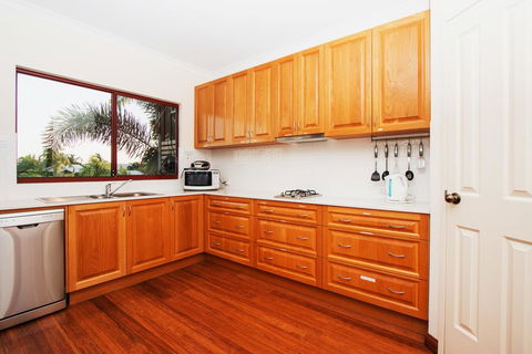 Reflections Broome - Accommodation Redcliffe 2