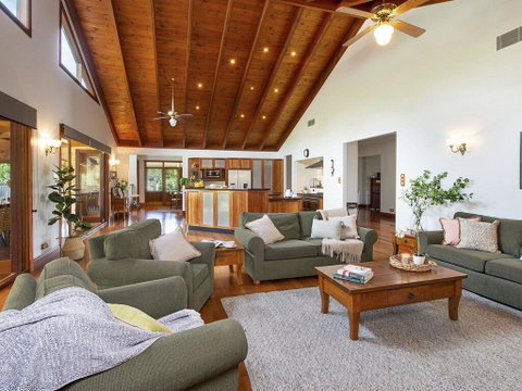 Reign Manor - Large Group Accommodation - Accommodation Redcliffe 1