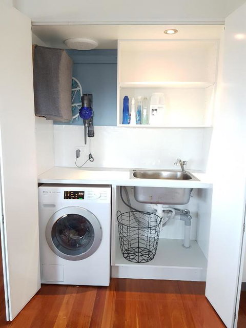 Relax & Unwind - Accommodation Redcliffe 3