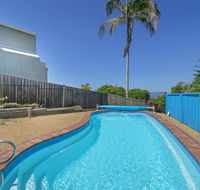 Relax At Lighthouse 4 Lighthouse Road - Accommodation Redcliffe