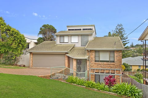 Relax At Lighthouse 4 Lighthouse Road - Accommodation Redcliffe 2