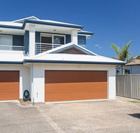 Relax at Pacific' 1/26 Pacific Avenue - private duplex with enclosed yard - Accommodation Redcliffe