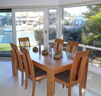 Relax at the Marina - Accommodation Redcliffe