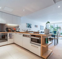 Relaxed Apartment In Camperdown - Accommodation Redcliffe