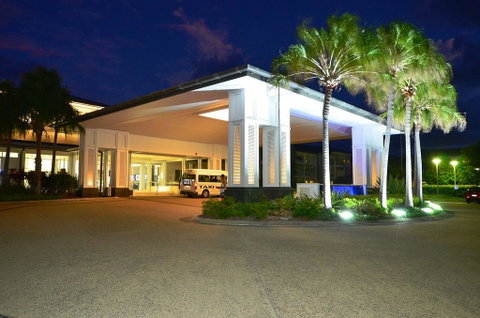 RESORT ON THE BEACH 2214/2215 - Accommodation Redcliffe 3
