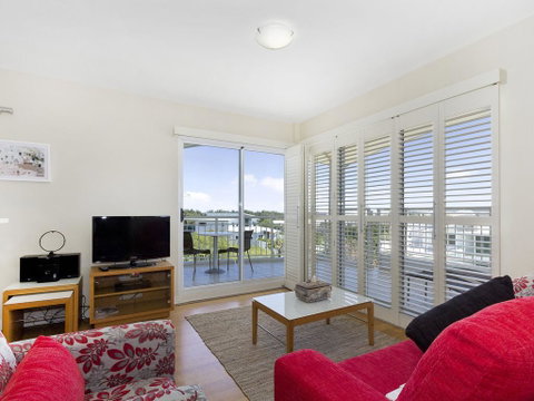RESORT ON THE BEACH 6310 - TOP FLOOR - Accommodation Redcliffe 0