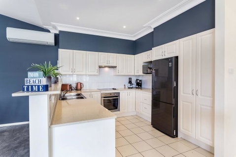 Resthaven - In The Heart Of Shoal Bay - Accommodation Redcliffe 3