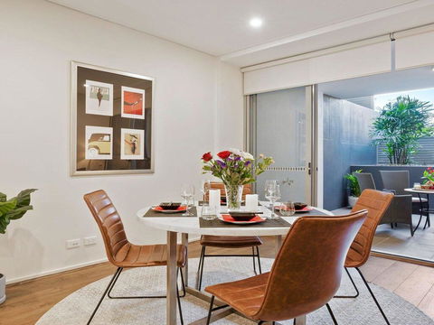 Riptide On Surf Beach - Sun, Surf And Style - Accommodation Redcliffe 0
