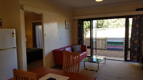 Rise N' Shine - Min Stay 4 Nights - Accommodation Redcliffe 1