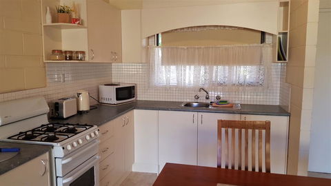 Rise N' Shine - Min Stay 4 Nights - Accommodation Redcliffe 3