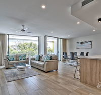 Riverfront Breeze at The Cosmopolitan - Accommodation Redcliffe
