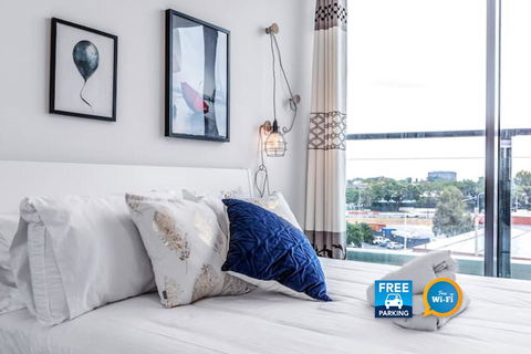 Riverside Living In Portside Wharf Hamilton - Accommodation Redcliffe 0