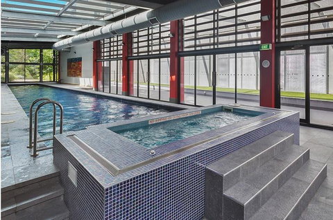 RIVERSIDE RICHMOND LARGE 1 BEDROOM POOLPARKINGNETFLIX - Accommodation Redcliffe 2