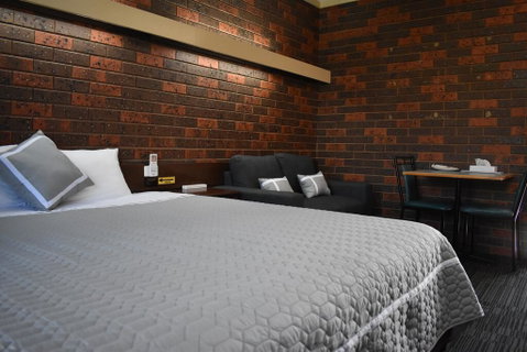 Riviana Motel - Accommodation Redcliffe 1