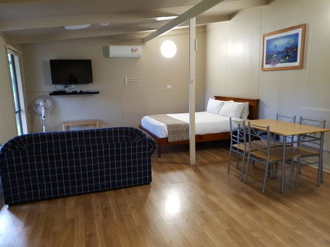 Robe Holiday Park - Accommodation Redcliffe 1