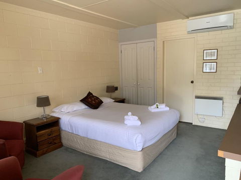 Robertson Country Motel - Accommodation Redcliffe 1