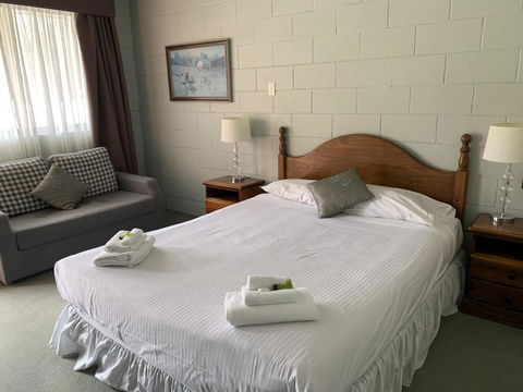 Robertson Country Motel - Accommodation Redcliffe 3