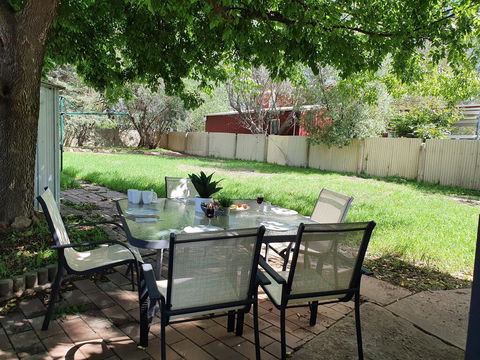 Ronelle Cottage - Accommodation Redcliffe 2