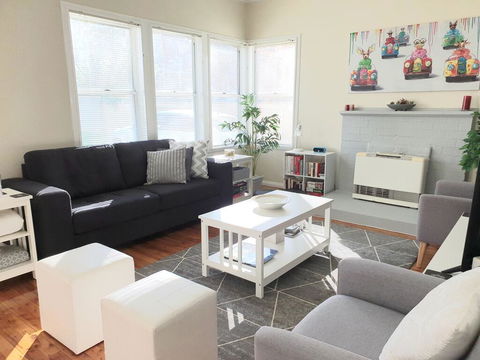 Ronelle Cottage - Accommodation Redcliffe 3