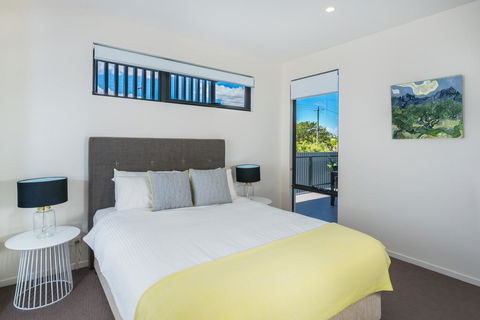 Round About Bulimba - Executive 3BR Bulimba Apartment Near Oxford St Shops And Restaurants - Accommodation Redcliffe 1