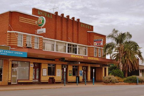 Royal Hotel Condobolin - Accommodation Redcliffe 0