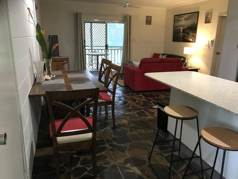 Royal Palm Cottage, Entire Two Bedroom 2 Bathroom House With Pool - Accommodation Redcliffe 1