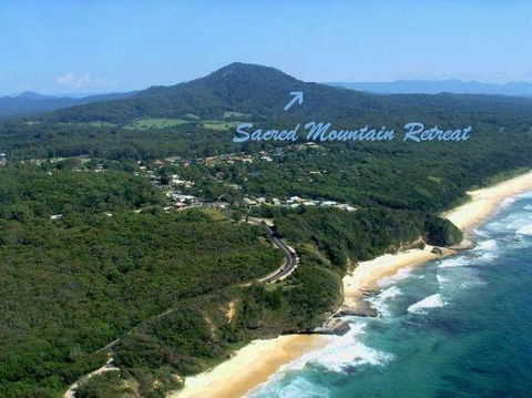 Sacred Mountain Retreat - Accommodation Redcliffe 1