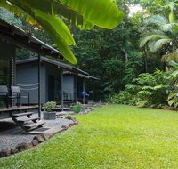 Safari Lodge - Accommodation Redcliffe