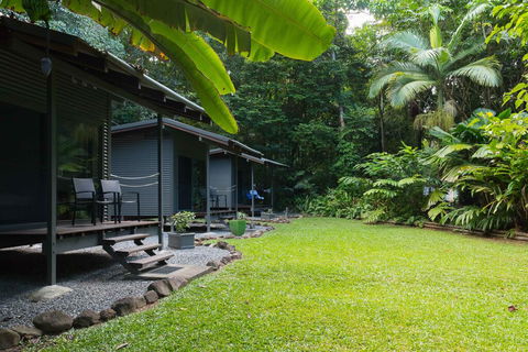 Safari Lodge - Accommodation Redcliffe 0
