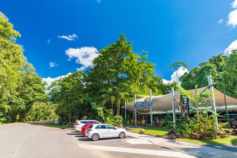 Safari Lodge - Accommodation Redcliffe 1