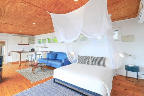 Sail On In Boatshed - Accommodation Redcliffe 3