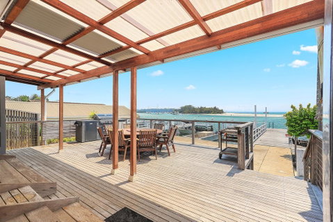 Sail On In Boatshed - Accommodation Redcliffe 2