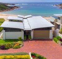 Sails on the Beachfront - Exclusive Seaside Home - Accommodation Redcliffe