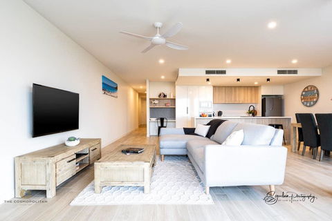 Saltwater Calm At The Cosmopolitan Cotton Tree - Accommodation Redcliffe 0