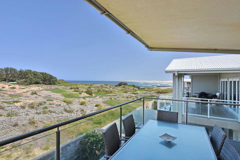Saltwater Curls Anna Bay Coastal Retreat With Views - Accommodation Redcliffe 0