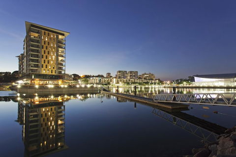 Saltwater Suites - 1,2 & 3 Bed Waterfront Apartments - Accommodation Redcliffe 0