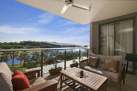 Saltwater Suites - 1,2 & 3 Bed Waterfront Apartments - Accommodation Redcliffe 2