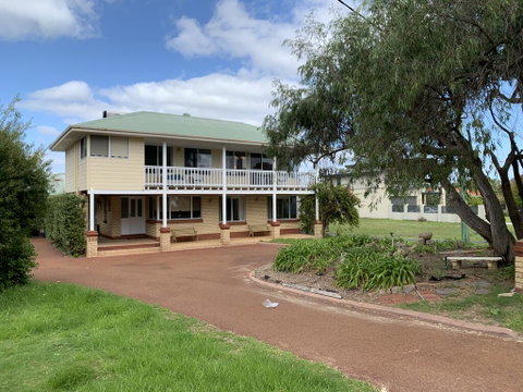 Salty Dayz - Accommodation Redcliffe 0