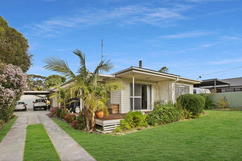 Sama-Sama - Walking Distance To Town And Water - Accommodation Redcliffe 0