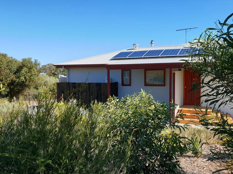 Samphire: Coorong Accommodation - Accommodation Redcliffe 1