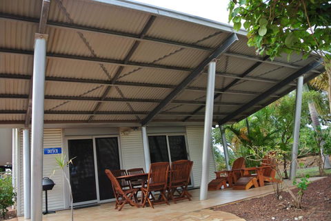 Samson Beach Chalets - Accommodation Redcliffe 3