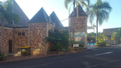 Sanctuary Resort Motor Inn - Accommodation Redcliffe 0
