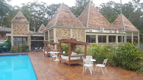 Sanctuary Resort Motor Inn - Accommodation Redcliffe 1