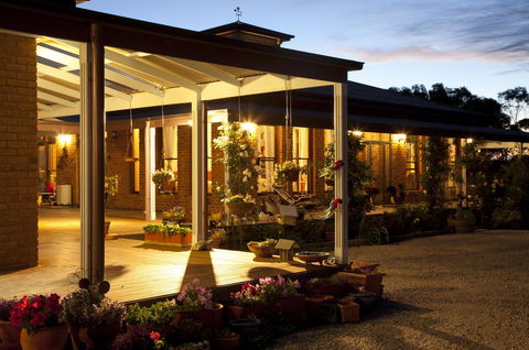 Sanctuary@Waratah - Accommodation Redcliffe 3
