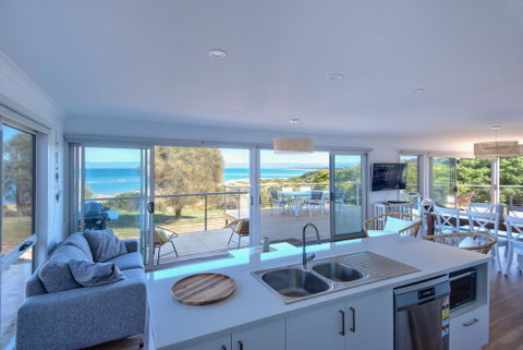 Sandbar Beach House - Accommodation Redcliffe 1
