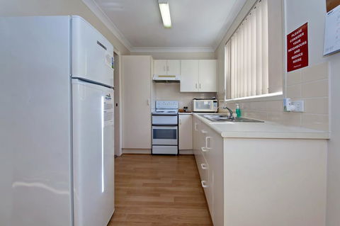 Sandcastles, 2/23 Robinson Street - Accommodation Redcliffe 3