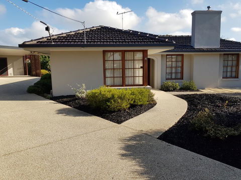 Sandy Bottoms - Accommodation Redcliffe 0