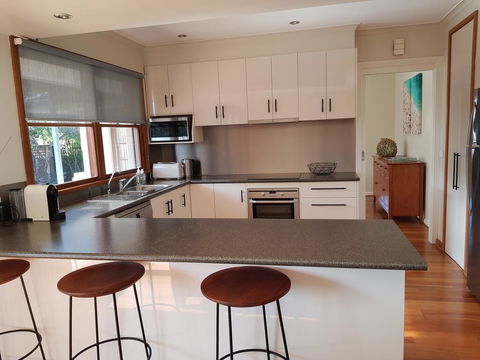 Sandy Bottoms - Accommodation Redcliffe 3