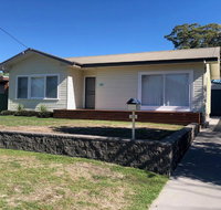 Sandy Shoal' 46 Rigney Street - Shoal Bay Beach Cottage with aircon - Accommodation Redcliffe